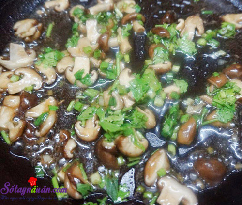 Cách làm đậu hũ non sốt nấm đông cô chay cho ngày rằm