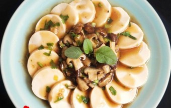 Cách làm đậu hũ non sốt nấm đông cô chay cho ngày rằm