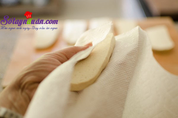 Cách làm đậu phụ rán trứng kiểu Hàn chua cay tuyệt ngon