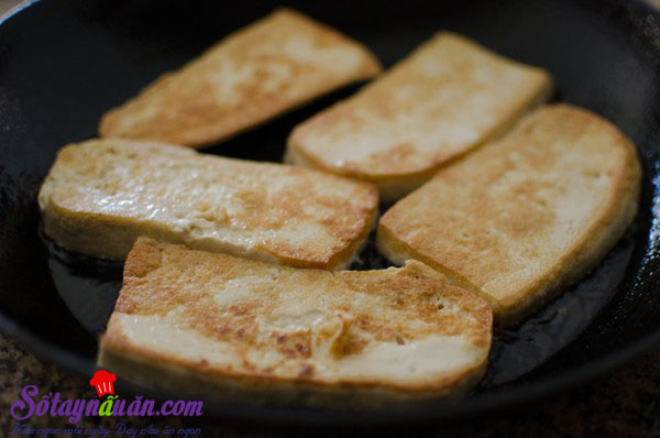 Cách làm đậu phụ rán trứng kiểu Hàn chua cay tuyệt ngon