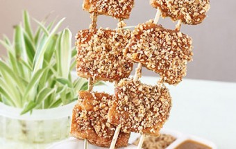 Cách làm đậu phụ sốt vừng xiên que cực thơm ngon