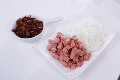 Cách làm dừa hỏa diệm sơn, cơn sốt mới bùng nổ khắp 2 miền