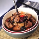 Cách làm đuôi heo hầm thuốc Bắc cho mẹ bầu hết mệt mỏi