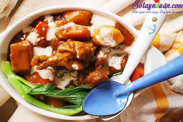 Cách làm gà cà ri với kem lạ miệng mà tuyệt ngon