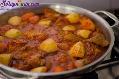 Cách làm gà hầm cay phong cách Hàn ngon tuyệt cú mèo