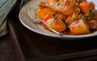 Cách làm gà hầm cay phong cách Hàn ngon tuyệt cú mèo