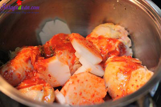 Cách làm gà nấu kim chi ngon miễn chê