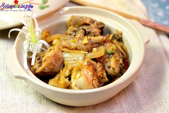 Cách làm gà nấu kim chi ngon miễn chê