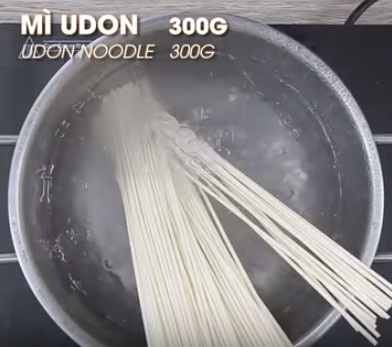 Cách làm gà nướng muối ớt xiên que sốt chanh ngon đậm đà khó cưỡng