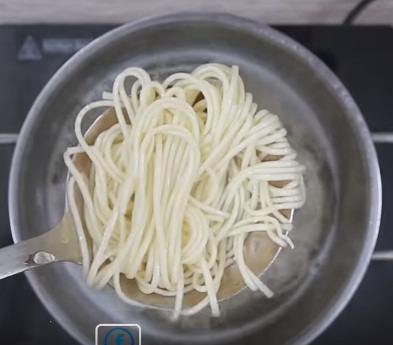 Cách làm gà nướng muối ớt xiên que sốt chanh ngon đậm đà khó cưỡng