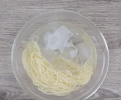 Cách làm gà nướng muối ớt xiên que sốt chanh ngon đậm đà khó cưỡng