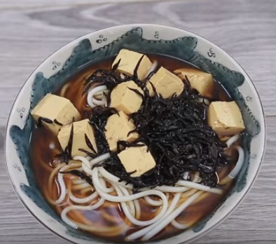 Cách làm gà nướng muối ớt xiên que sốt chanh ngon đậm đà khó cưỡng