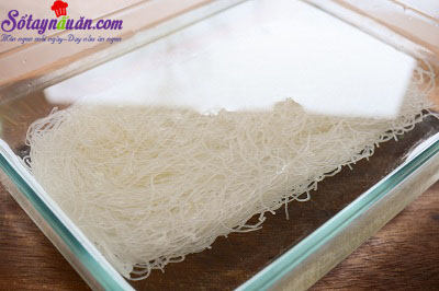 Cách làm gỏi cuốn chấm sốt bơ đậu phộng ngon mê mẩn