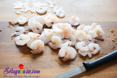 Cách làm gỏi cuốn chấm sốt bơ đậu phộng ngon mê mẩn