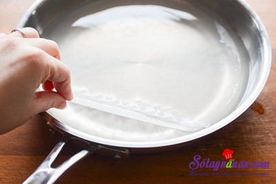 Cách làm gỏi cuốn chấm sốt bơ đậu phộng ngon mê mẩn