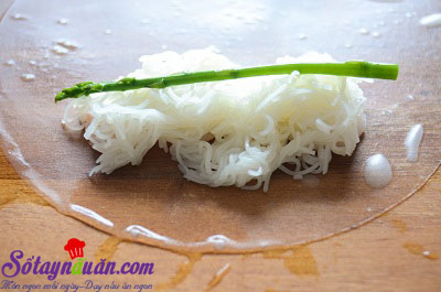 Cách làm gỏi cuốn chấm sốt bơ đậu phộng ngon mê mẩn