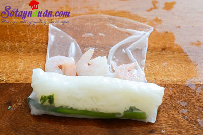 Cách làm gỏi cuốn chấm sốt bơ đậu phộng ngon mê mẩn