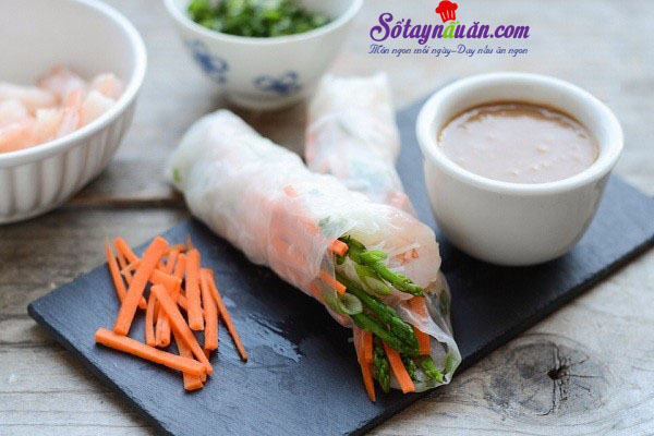 Cách làm gỏi cuốn chấm sốt bơ đậu phộng ngon mê mẩn