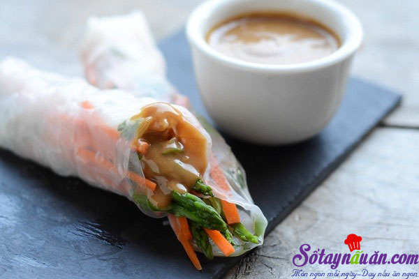 Cách làm gỏi cuốn chấm sốt bơ đậu phộng ngon mê mẩn