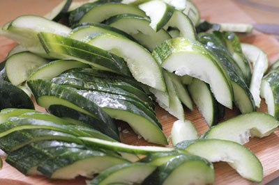 Cách làm gỏi dưa leo khô sặc