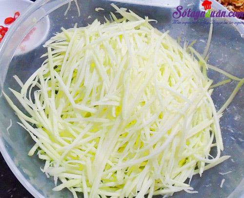 Cách làm gỏi xoài mực khô lạ miệng mà ngon