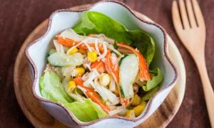 Cách làm hamburger thịt xông khói nhỏ xinh ngon tuyệt tại nhà