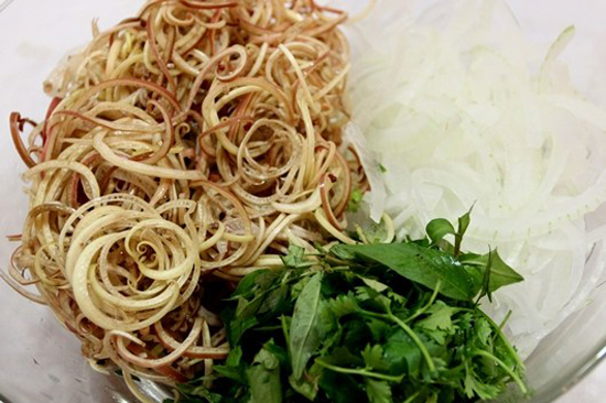 Cách làm hến xúc bánh tráng