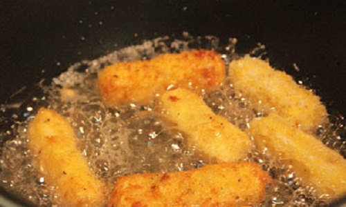 Cách làm hoành thánh dâu tây lạ miệng ngon ngất ngây