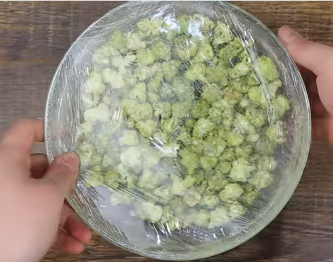 Cách làm kem chuối dừa đậu phộng thơm bùi, ăn cực ngon mà không cần máy