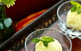 Cách làm kem dứa siêu ngon tại nhà