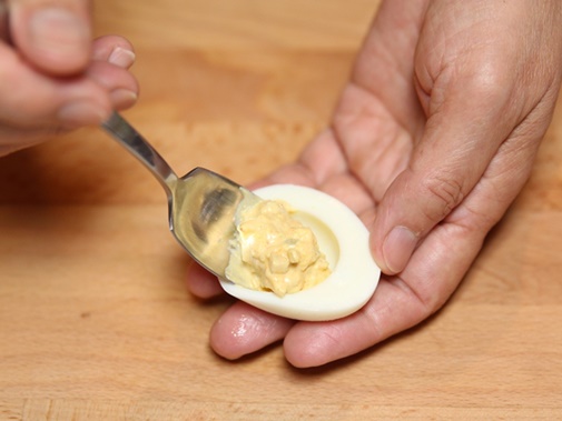 Cách làm kem tươi ngon không thể cưỡng chỉ với một trái chuối chín