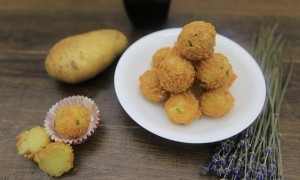 Cách làm kẹo lạc vừa đơn giản lại vừa thơm bùi, giòn tan