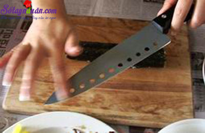 Cách làm kimbap Hàn Quốc siêu ngon, cực đơn giản tại nhà