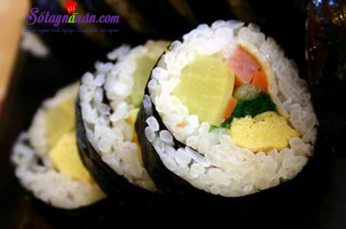 Cách làm kimbap Hàn Quốc siêu ngon, cực đơn giản tại nhà