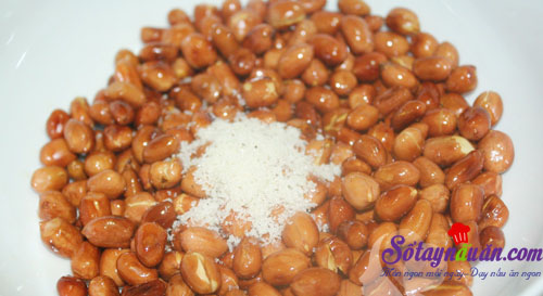 Cách làm lạc rang muối ngon như ngoài hàng