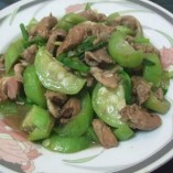 Cách làm lòng vịt xào mướp