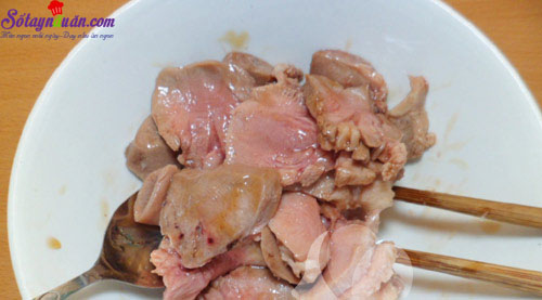 Cách làm lưỡi heo xào chua ngọt thơm ngon hấp dẫn