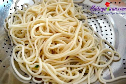 Cách làm mì lạnh đơn giản mà tuyệt ngon
