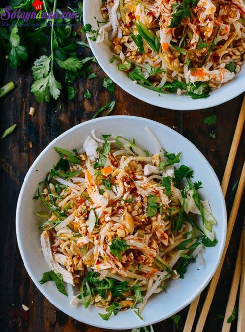 Cách làm mì trộn thịt gà ngon đến miếng cuối cùng