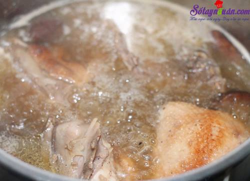 Cách làm mì vịt tiềm thơm ngon đúng điệu