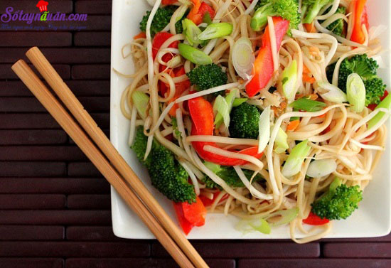 Cách làm mì xào rau củ thơm ngon hấp dẫn