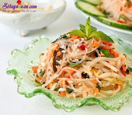 Cách làm miến trộn chua cay mát giòn cho ngày nắng nóng