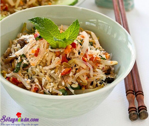 Cách làm miến trộn chua cay mát giòn cho ngày nắng nóng