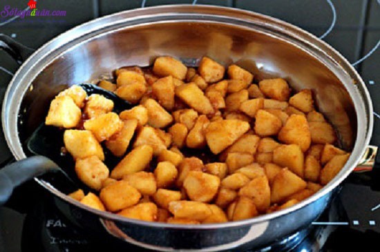 Cách làm món bánh crepe nhân táo đơn giản mà ngon