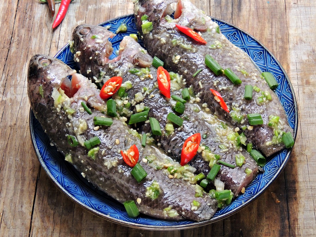 Cách làm món cá rô kho bầu lạ miệng