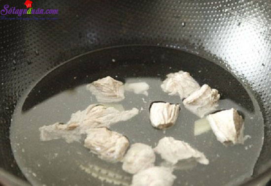 Cách làm món canh thịt bò hầm rau củ giàu dinh dưỡng