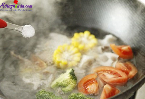 Cách làm món canh thịt bò hầm rau củ giàu dinh dưỡng