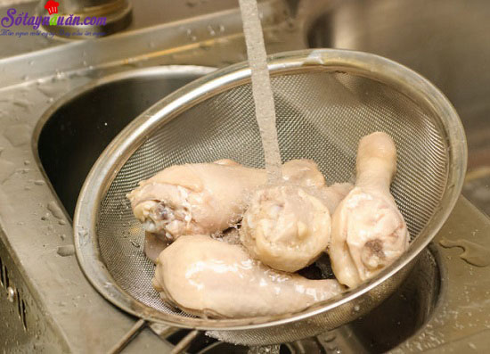 Cách làm món gà om cay ngon tuyệt ngày đông lạnh