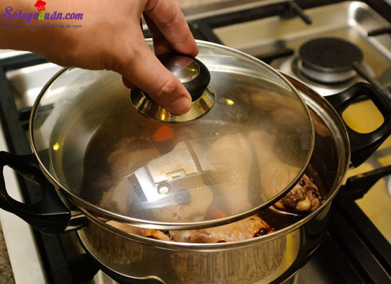 Cách làm món gà om cay ngon tuyệt ngày đông lạnh