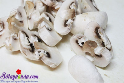 Cách làm món mì xào hải sản kiểu Hàn Quốc